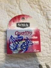 NEW Schick Quattro for Women Razor Refills with Papaya & Pearl 4 Cartridges READ