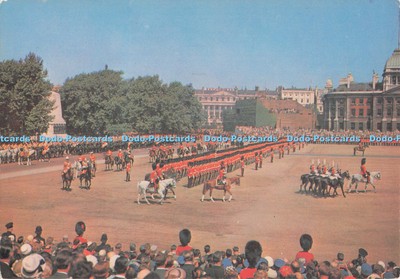 D272650 London Trooping the Colour H M The Queen Entering the Horse Guards Parad