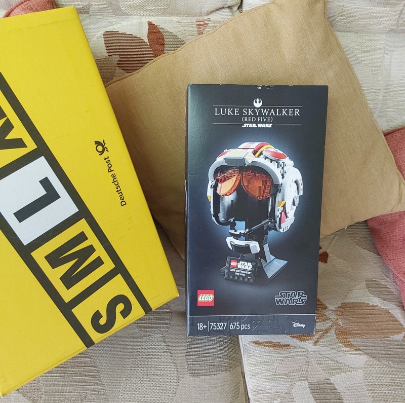 LEGO Star Wars: Luke Skywalker (Red Five) Helmet (75327)