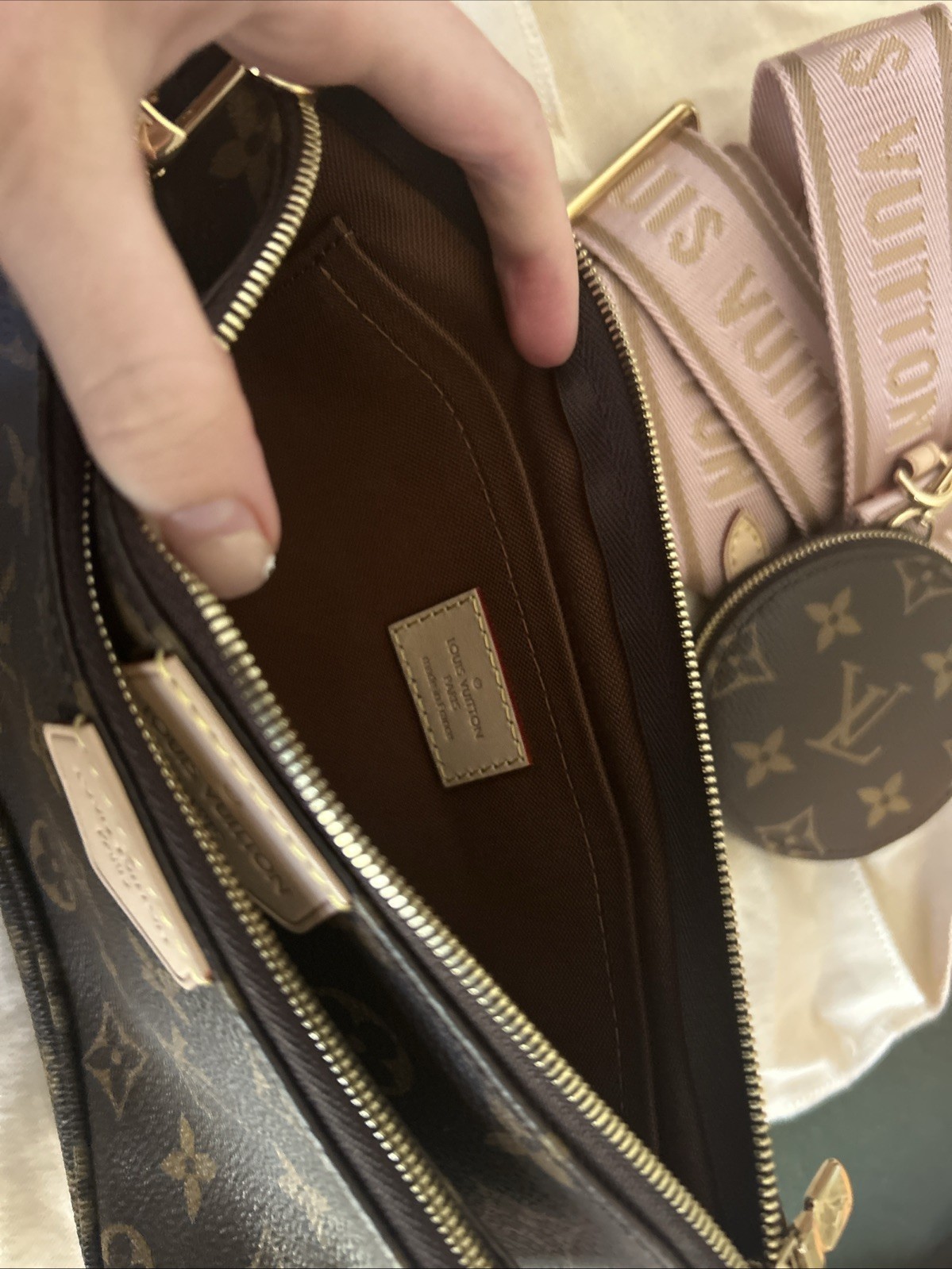 Brand New Louis Vuitton M44840 Multi Pochette Accessoires Monogram Rose Clair image 3