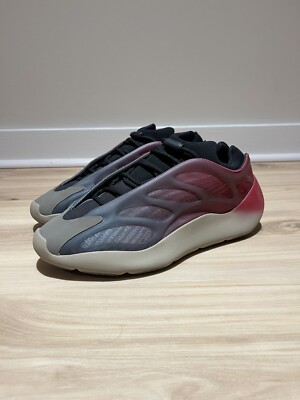 Size 9.5 - adidas Yeezy 700 V3 Fade Carbon 2022 WORN ONCE AUTHENTIC Yeezy 700 V3 Fade Carbon for Sale | Authenticity Guaranteed  main image 4