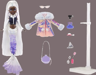 MGA  CRYSTABELLA Meerjungfrauen Puppe -  Flosse mit Farbwechsel +Accessoires