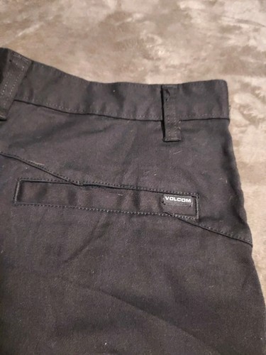 Volcom Mens Casual Flat Front Mid Rise Chino Shorts Black Size 30 Inseam 10" - Picture 9 of 11