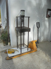 PRESSA Punzonatrice pneumatica kg 800