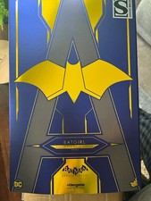 Hot Toys Video Game Masterpiece VGM65 Batgirl Purple Gold SDCC Figure w Gun.