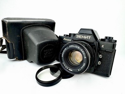 Soviet camera ZENIT Automatic Lens MC HELIOS  44K - 4 (58mm  f/2 )