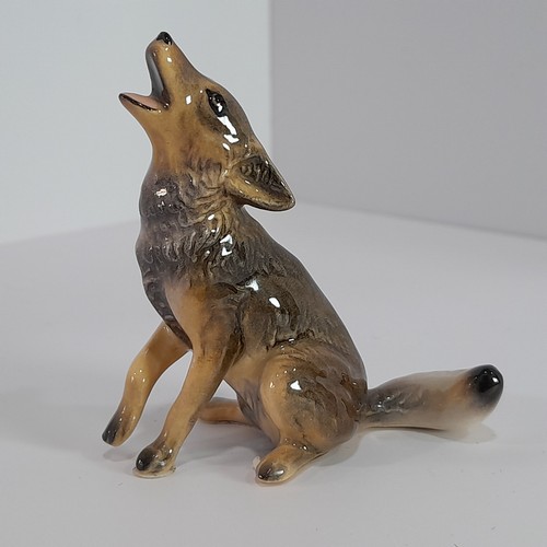 Hagen Renaker Howling Coyote Retired