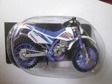 YAMAHA TT250R 1-18 SCALE MAISTO MOTORCYCLE MODEL