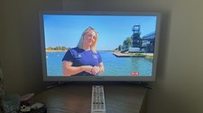 Samsung TV 22" HD Series 5 Smart TV UE22H5610AK with Remote In Excellent Conditi