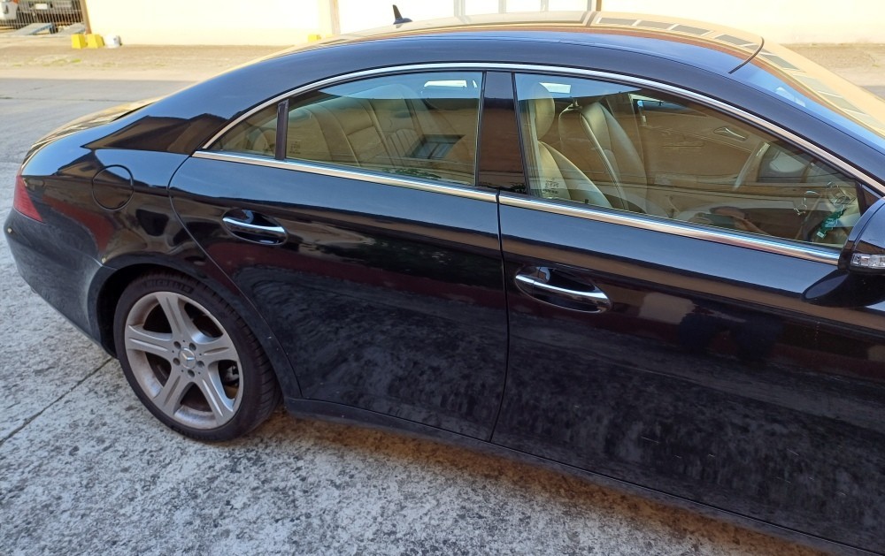 Mercedes CLS 3.0 CDI nera in ottime condizioni foto 4