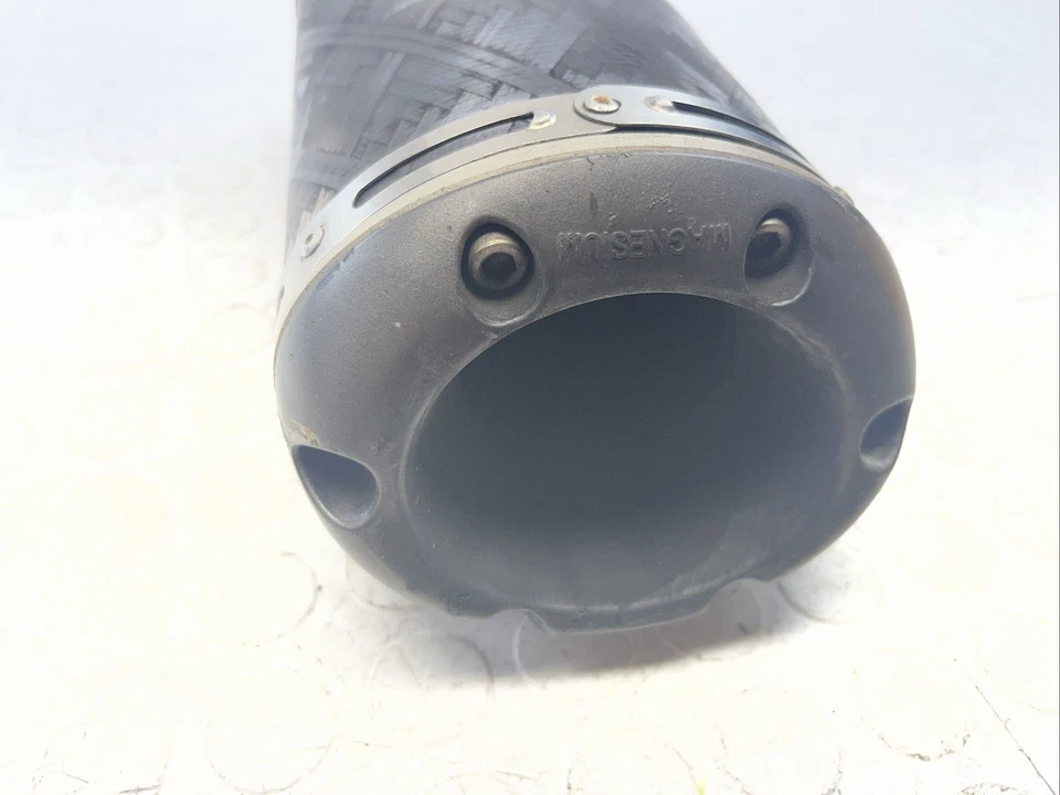 Silenciador sin cordones Triumph Daytona 675 675R 2006 carbono Two Brothers Racing OEM Foto 3 de 4