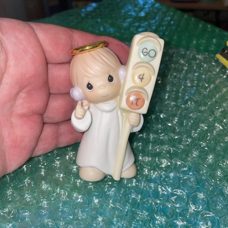 Precious Moments Figurine *VERY RARE*'Signs of Guidance Go 4 It' #649538