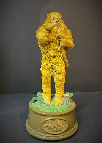 The Wizard of OZ Collection "Cowardly Lion" Musical Box 6.5" tall with Box - Picture 3 of 8