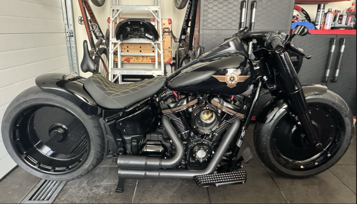 ☆希少☆　CUSTOMISER SA HARLEY-DAVIDSON Hoprousa 2018-2021 Harley Fatboy Breakout Single-side
