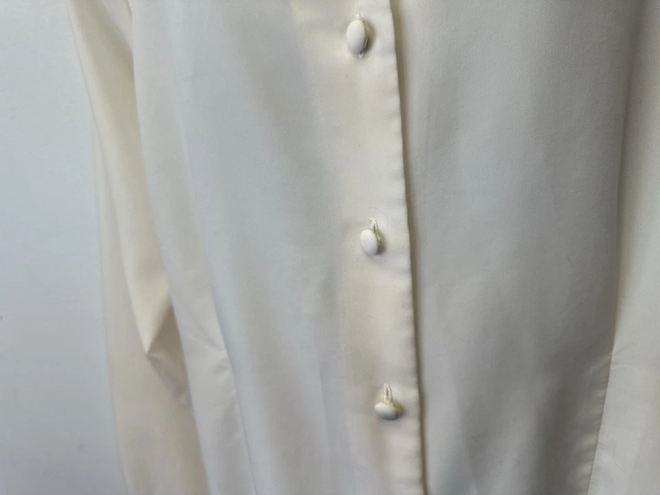 Blusa de satén Christie & Jill para mujer 18 marfil manga larga abotonada carrera Foto 3 de 4