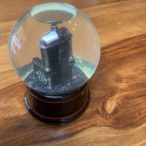 Vintage Phantom Of The Opera Snow Musical Snow Globe - Chair, Mask, Rose - Rare - Picture 6 of 12
