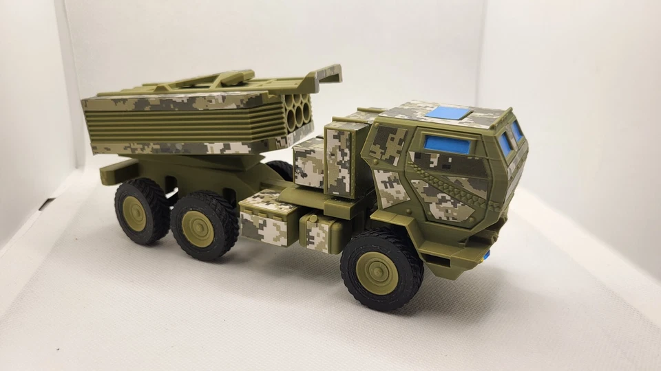 1:50 HIMARS M142 MLRS Ukrainian Army - Assembled - Image 2 of 4