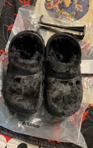 lined black fluffy Classic clog shoes 
