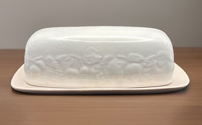 Tabletops Unlimited Fruit de Blanc Covered Butter Dish Embossed Fruit White 1996