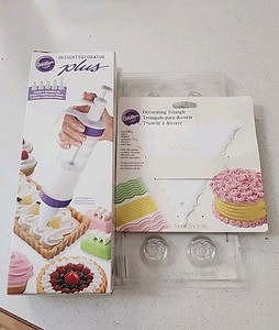 Wilton Round Cake Decorating Desert Plus Rose In Bloom Mold Lot Of 3