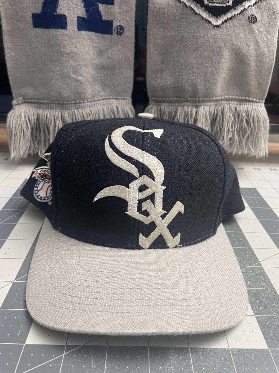 Vintage Chicago White Sox Logo Athletic Semi Big Logo Bhead