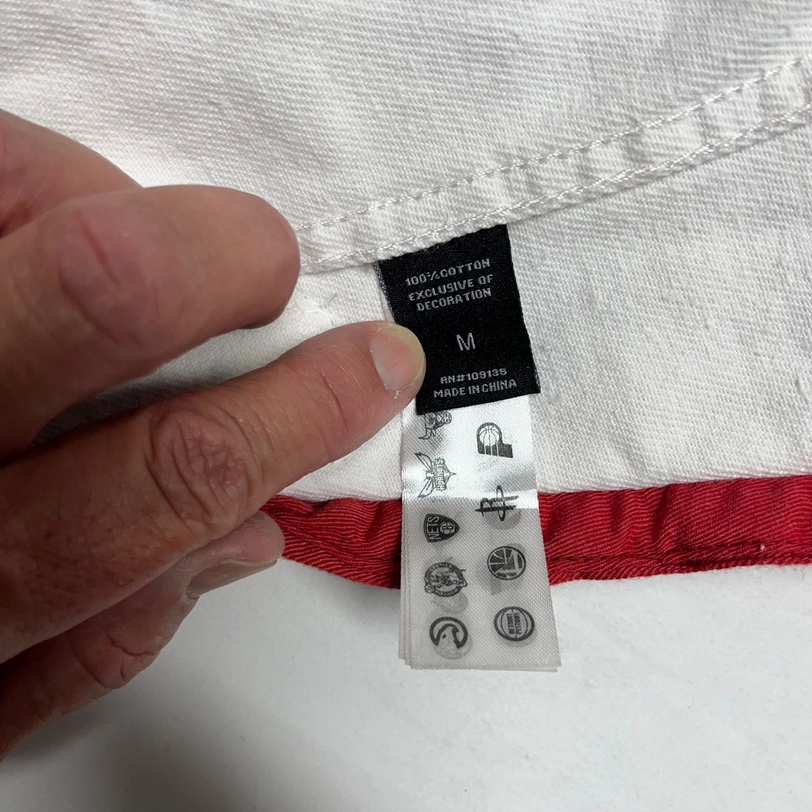 Heritage America UNK NBA Denim Vest Mens M White Distressed All Over Patches NWT - product detail image 4