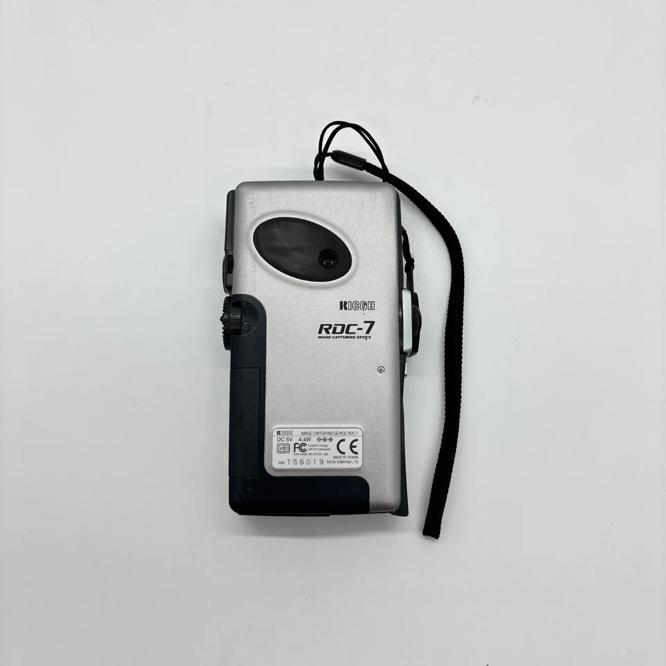 Ricoh RDC-7 Flip Screen Digital Camera Rare Retro Vintage w/ AC Adapter & Card - Image 3 of 4