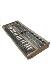 KORG microKORG 37-Key Analog Modeling Synthesizer with Condenser Microphone Used