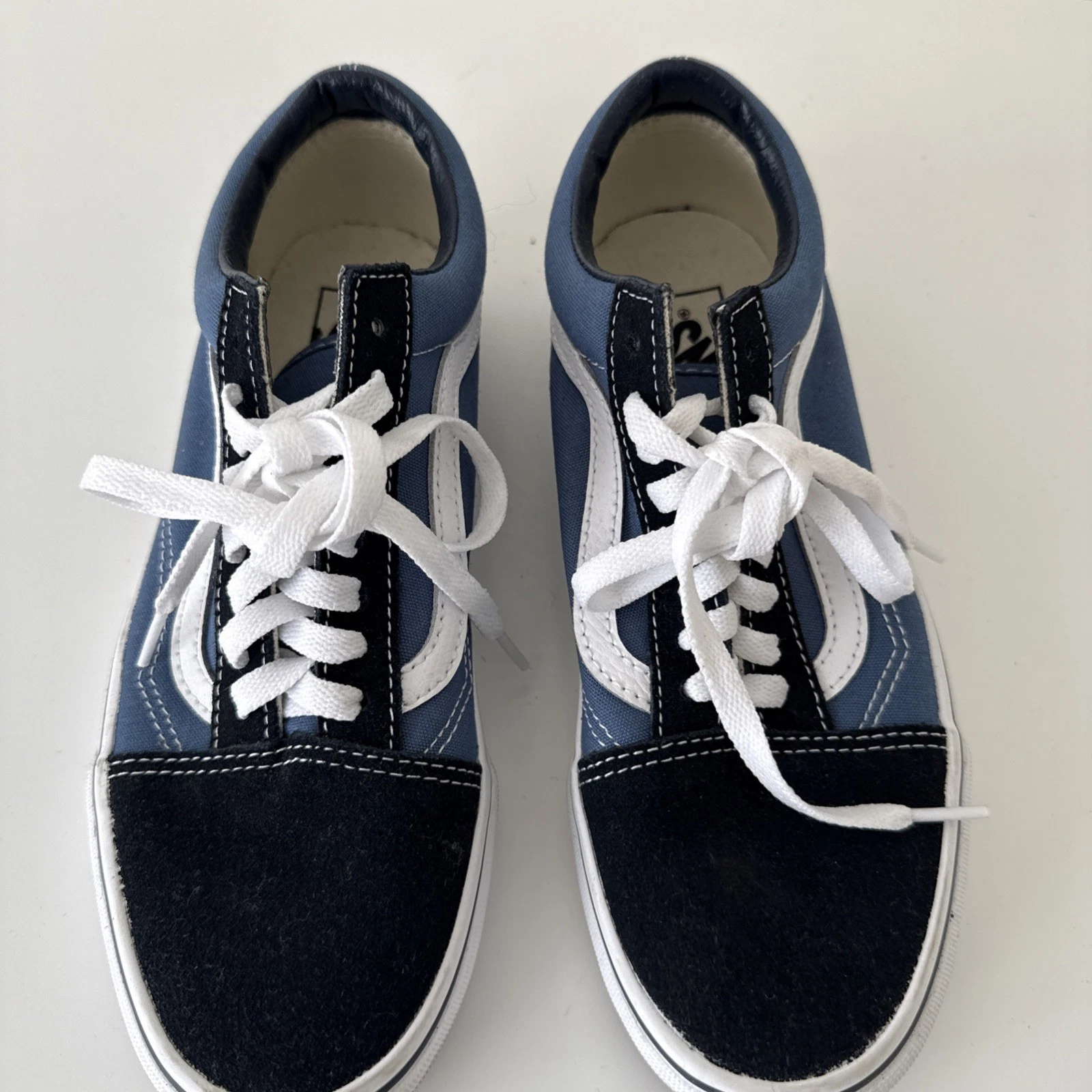 Scarpe Vans indossate una volta. Per uomo o donna. Ottime condizioni. Nessun difetto