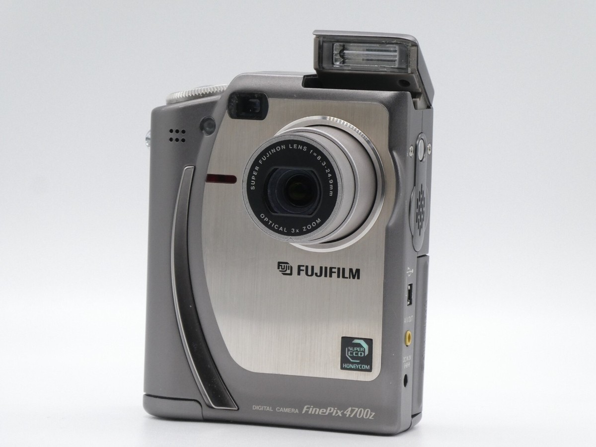 デジタルカメラ FUJIFILM FinePix 4700z ヨシキ様】代替え品 FUJIFILM FinePix 4700z【完動品】【実写