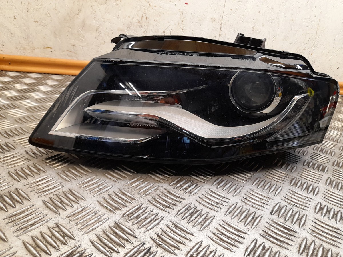 Audi A4 B8 Headlight Xenon Left 8K0941029AQ Damaged Please Note