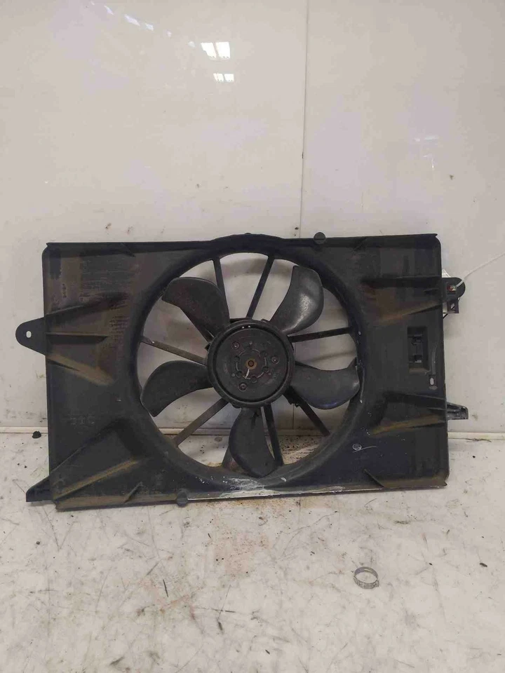 Chrysler 200 2015 2016 2017 conjunto de ventilador de refrigeración OEM 68205996AB Foto 2 de 2