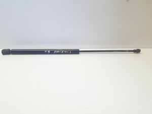 Volkswagen Golf III 1994 Motorhaubenstoßdämpfer 3B0823359 GUST10945