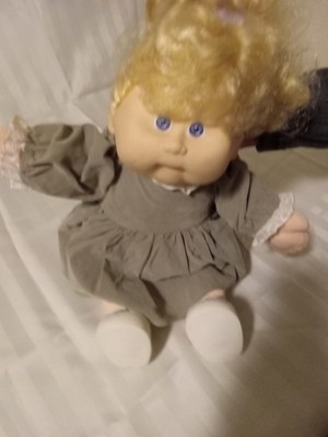 1987 TALKING Cabbage Patch Kids  Wavy Blonde Blue Eyes Shoes Cup  SOUND WORKS