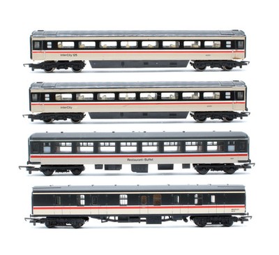 HORNBY/LIMA ''OO'' MASSSTAB 4 INTERCITY EXEC VERSCHIEDENE OFFENE/GEBREMSTE REISEBUSSE