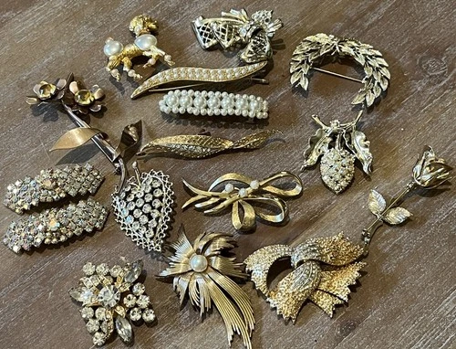 Vintage Estate Costume Jewelry Lot 16 Mixed Piece Gold Rhinestones Trifari Coro
