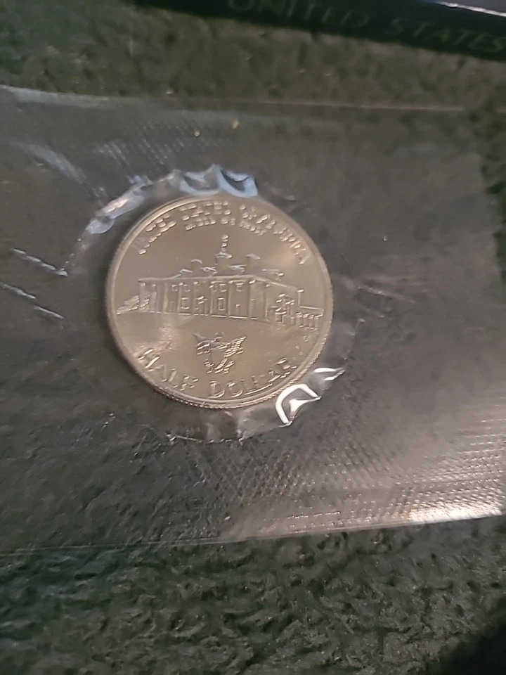 1982 D George Washington Commemorative Half Dollar Uncirculated 90% Silver OGP - Image 3 of 3