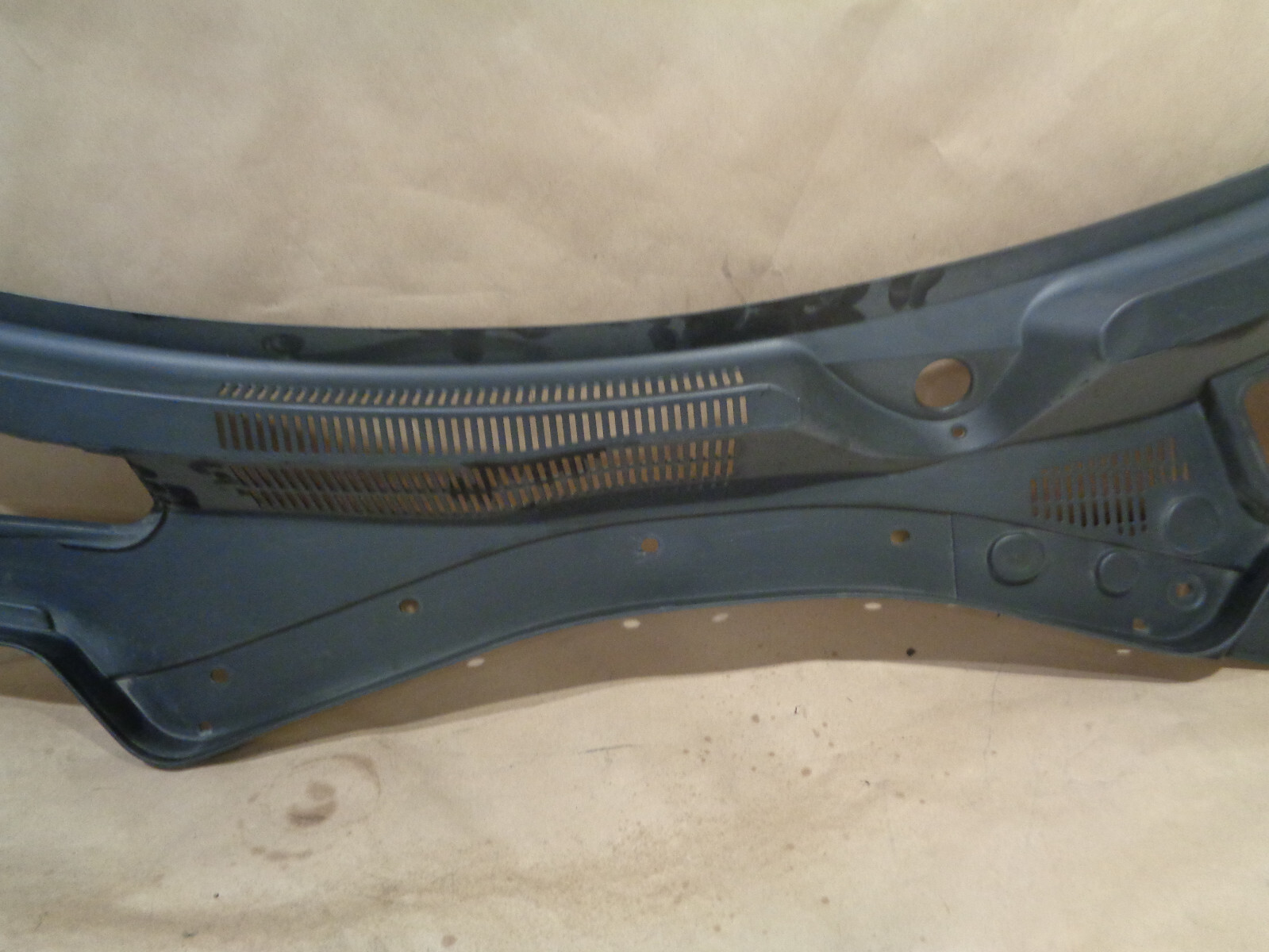 Maserati Quattroporte M156 2015 Cowl Vent Panel P/N 670025634