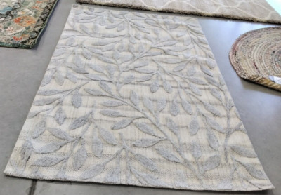 GREY 5' X 8' Broken Thread Rug, Reduced Price 1172736315 SHA302F-5