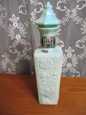 Vtg 1972 Jim Beam Jade Jadeite Mint Green Milk Glass Liquor Decanter Bottle