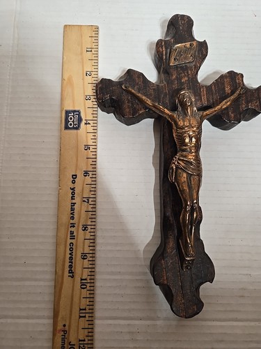 Gesù vintage ottone/bronzo su croce di legno INRI Gesù di Nazareth Re dei Giudei - Foto 2 di 14