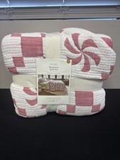 Full/Queen Holiday Matelasse Quilt Set Light Red - Threshold