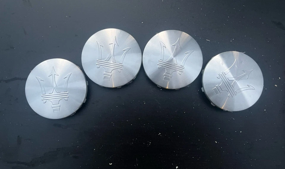 Tapa de llanta central de rueda con logotipo Maserati genuino plateada sobre plata 670095834 Foto 4 de 4