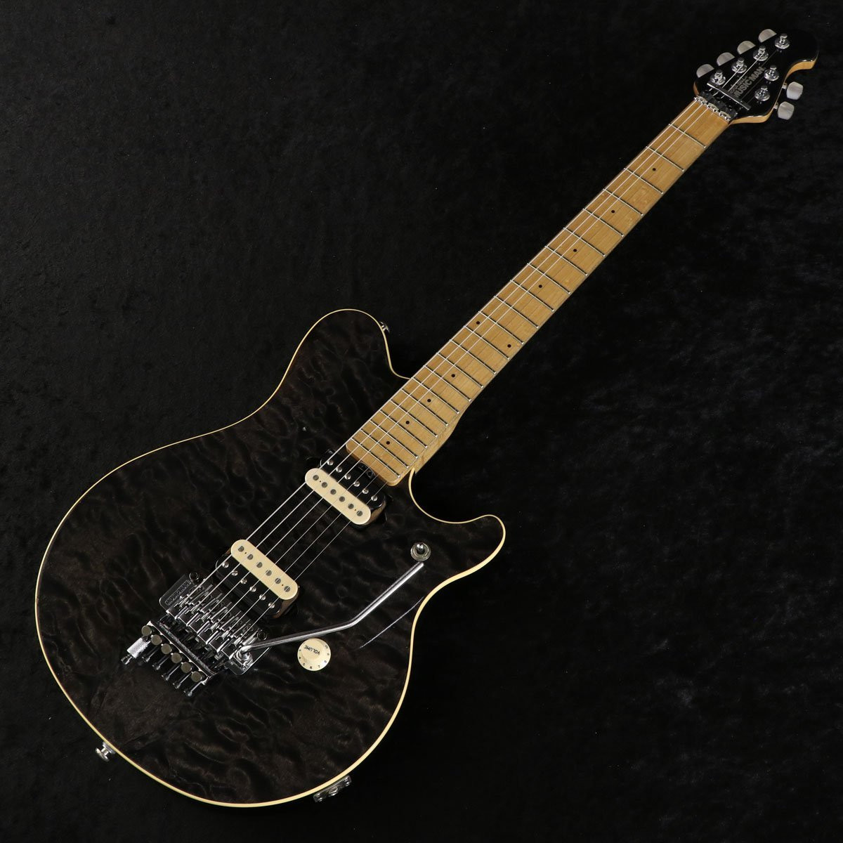 ギター Music Man AXIS Tribute Translucent Black Ernie Ball Music Man Axis Fuschia Sparkle Music Zoo