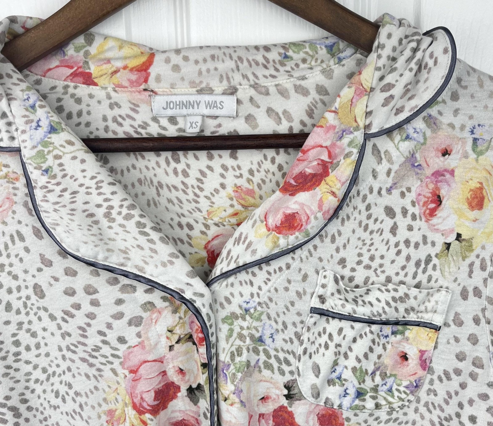 Johnny Was Shirt Womens XS Floral Leopard Print Long Sleeve Pajama Top Sleepwear