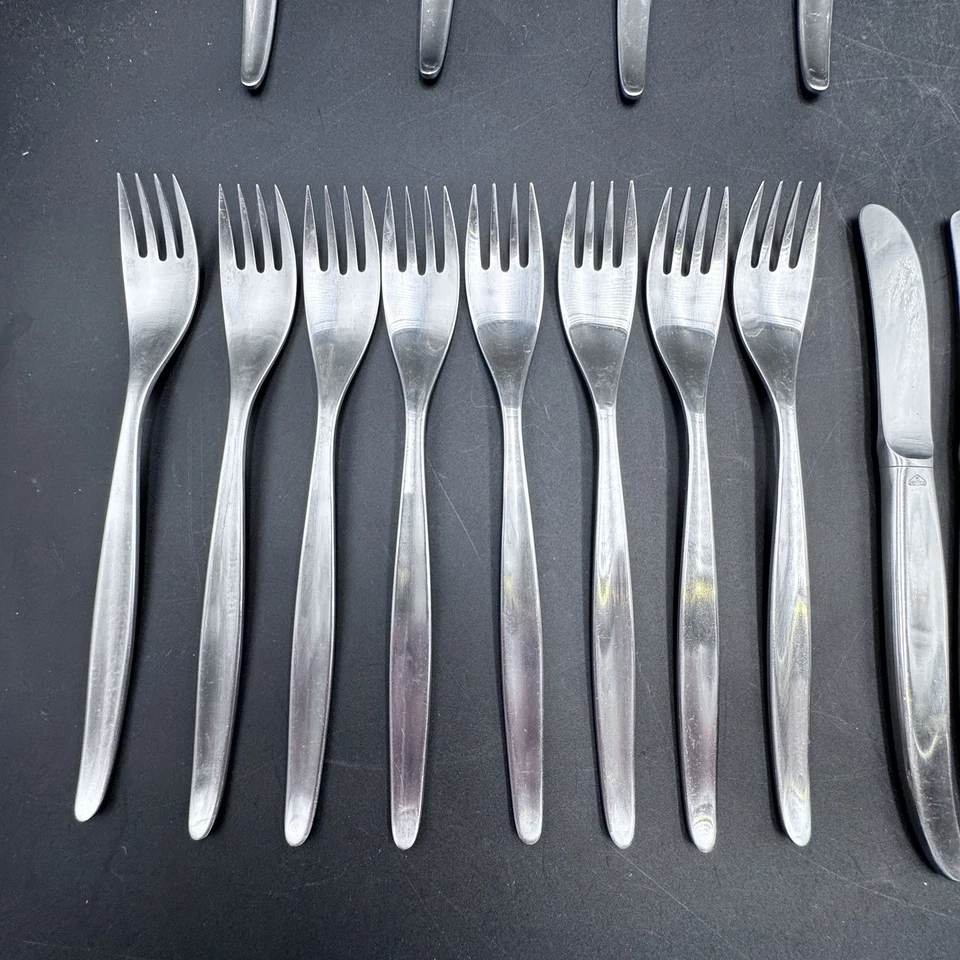 43 piezas cubiertos de acero inoxidable WMF Cromargan Alemania LAUREL ~ marca triangular antigua Foto 2 de 4