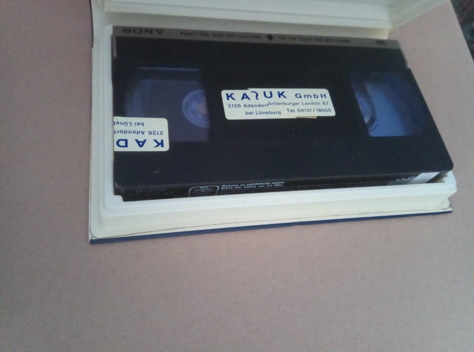 VHS Kassette - Return to Horror High - Hartbox - keine Brüche in Top Zustand! - Bild 4 von 4