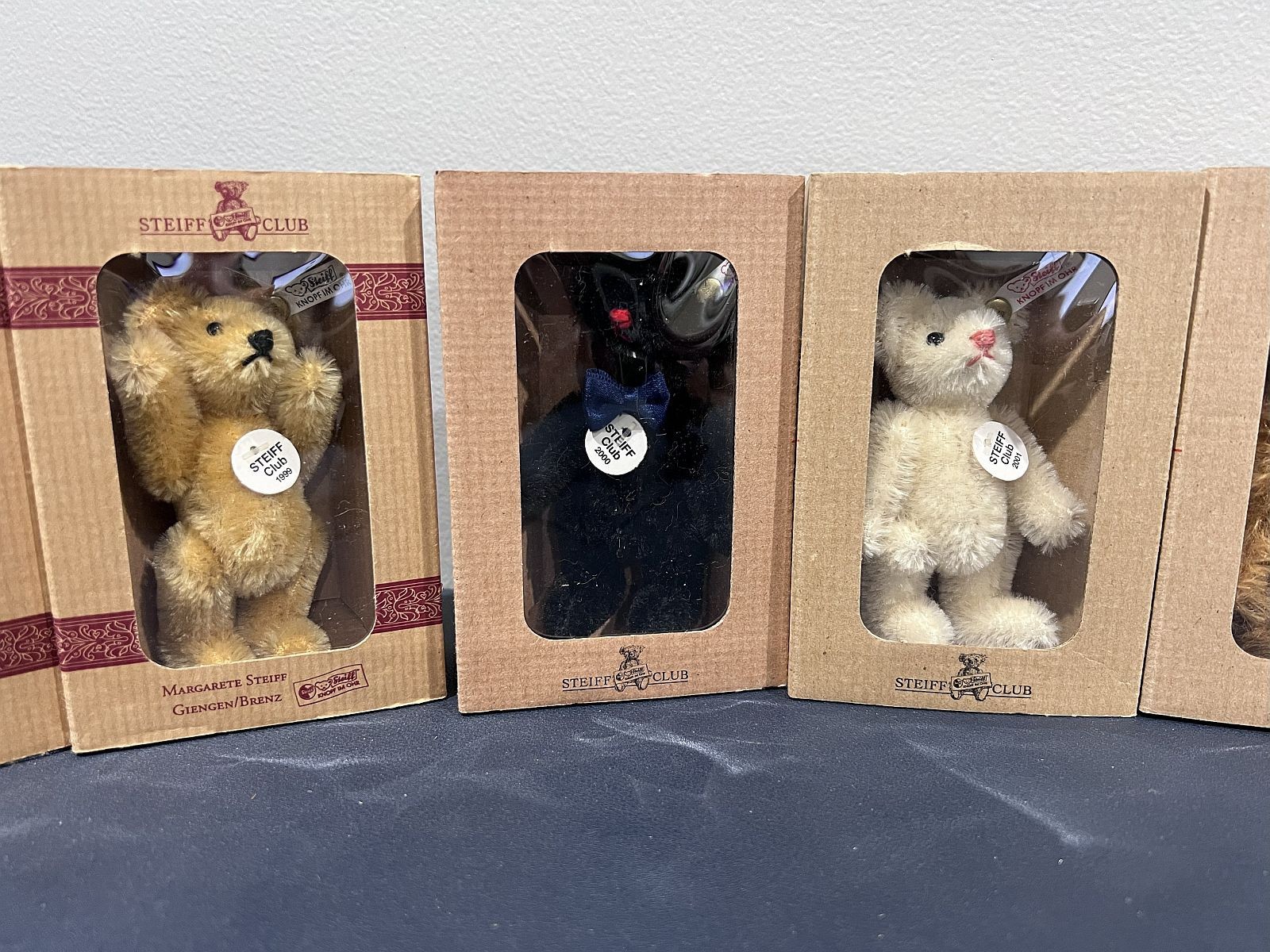 Lot of 11 Steiff Club Bears in Boxes From 1996 to 2009 (AFJ)