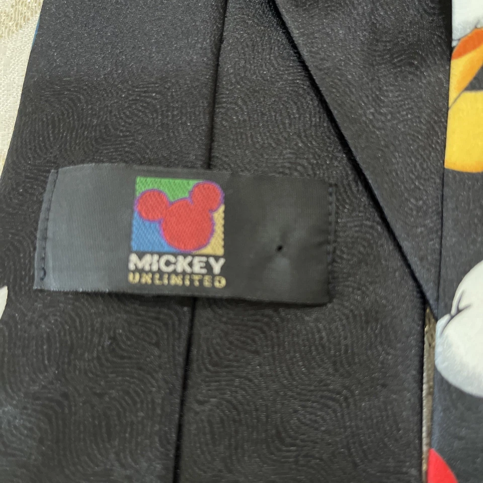 Gravata vintage Disney Store ilimitada do Pato Donald estampada por toda parte gestos à mão - Imagem 3 de 4