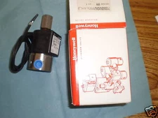 Honeywell (Skinner Valve): 71335SN2GNJ1NOL111C2 Valve. New Old Stock 